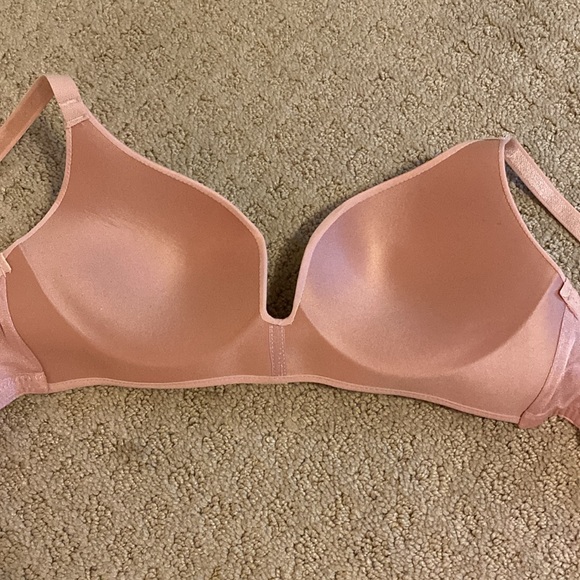 NWOT light Pink small 3 clasp bra - Picture 4 of 5